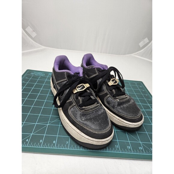 Nike Air Force 1 Low '07 LV8 World Champ Black Purple Size 4Y Youth - Picture 1 of 12